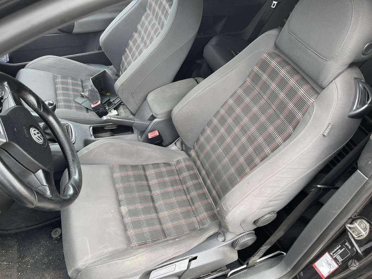 Volkswagen Golf dalimis. Gti