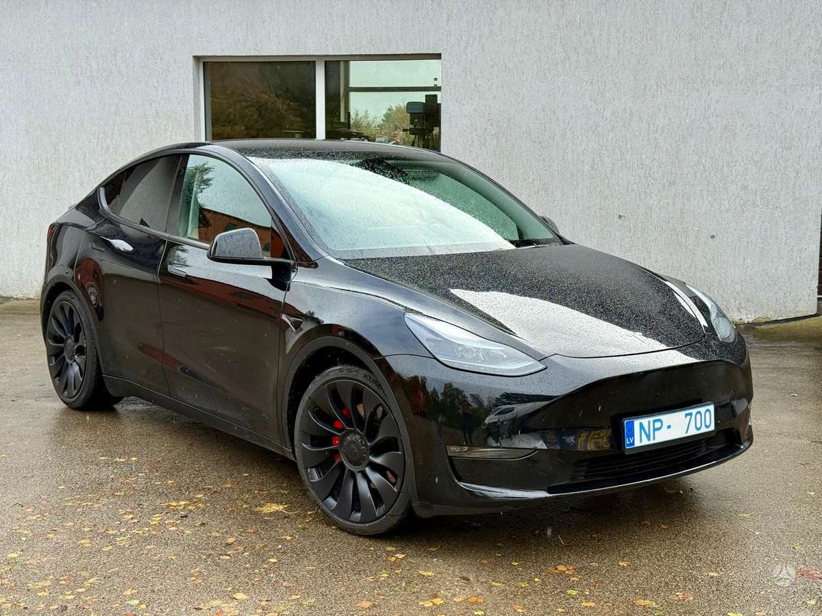 Tesla Model Y, hatchback