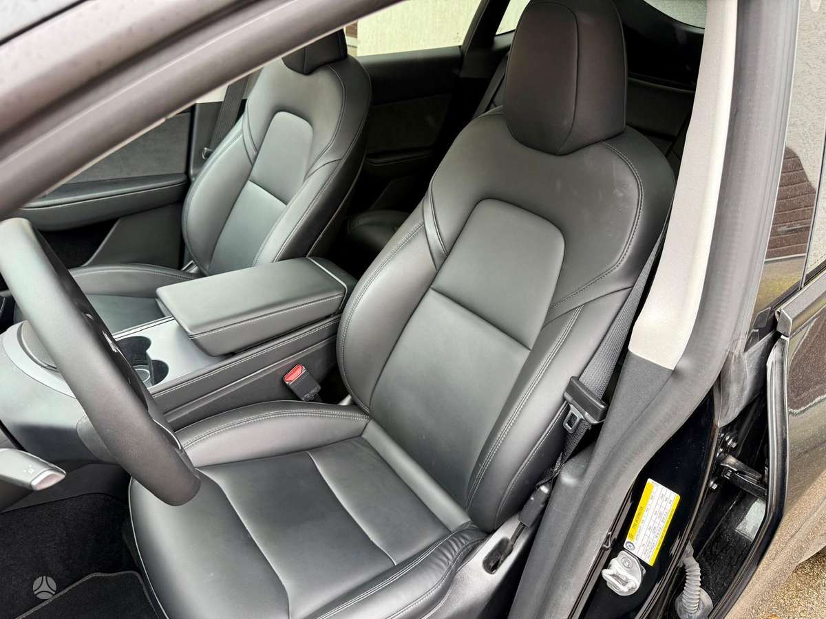 Tesla Model Y, Хэтчбек
