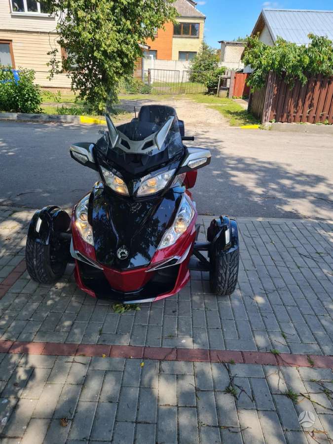 Can-Am Spyder 1330cc, трициклы