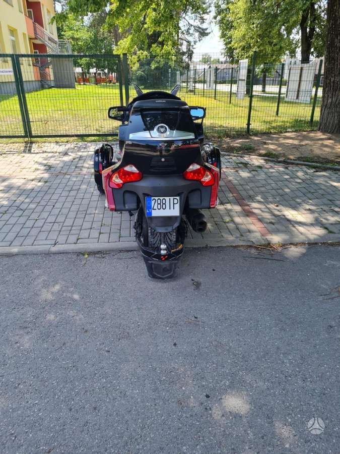 Can-Am Spyder 1330cc, трициклы