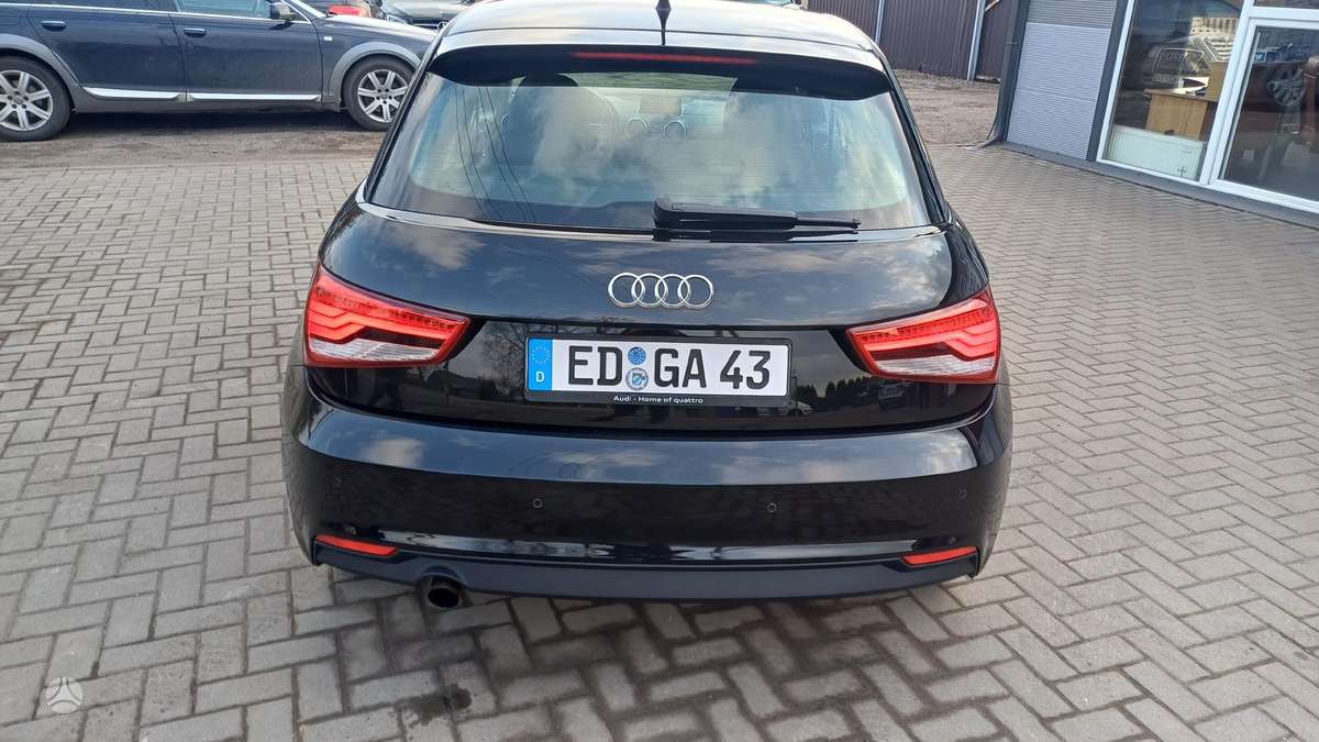 Audi A1, 1.0 l., hatchback