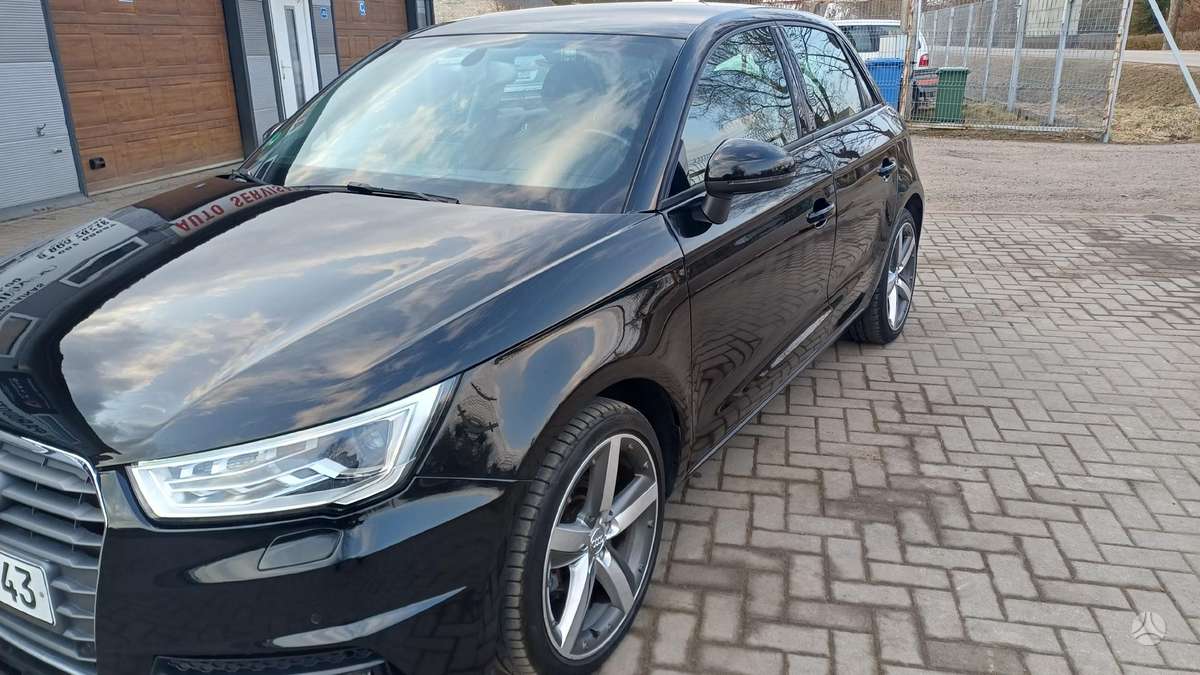 Audi A1, 1.0 l., Хэтчбек