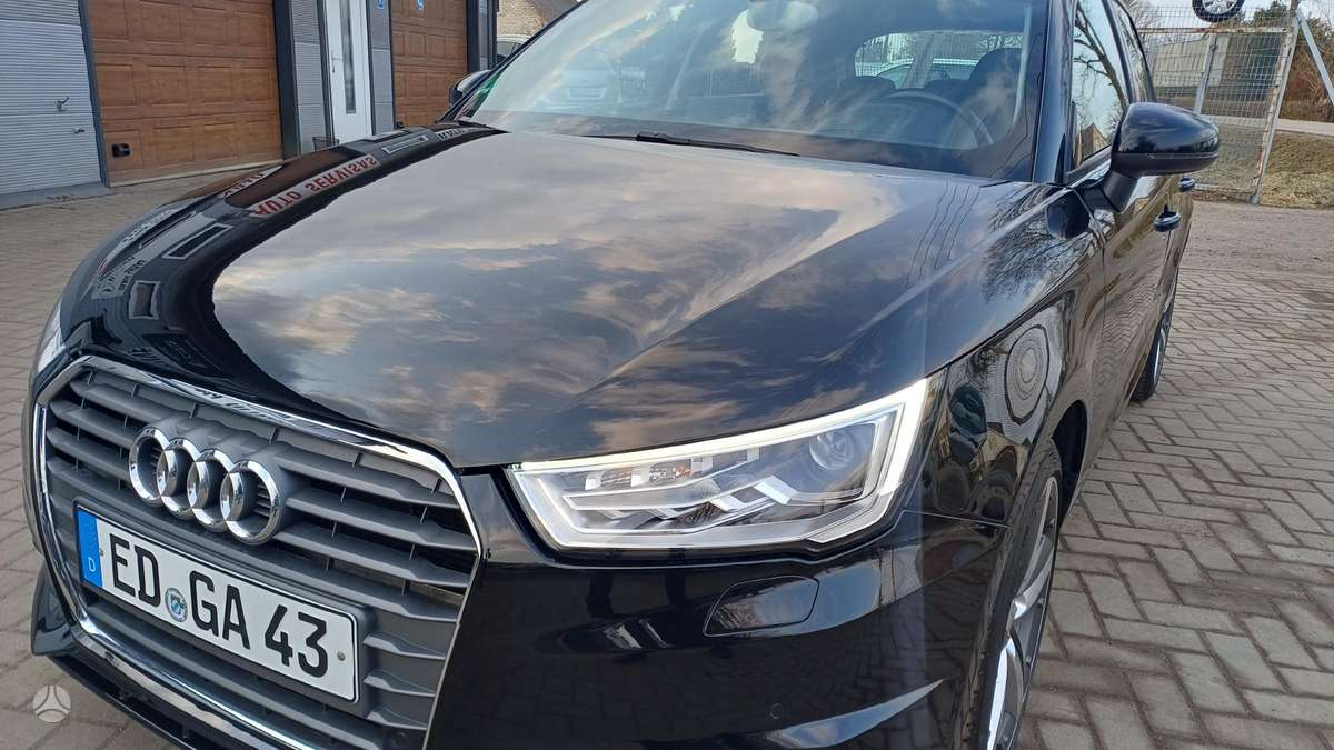 Audi A1, 1.0 l., hatchback
