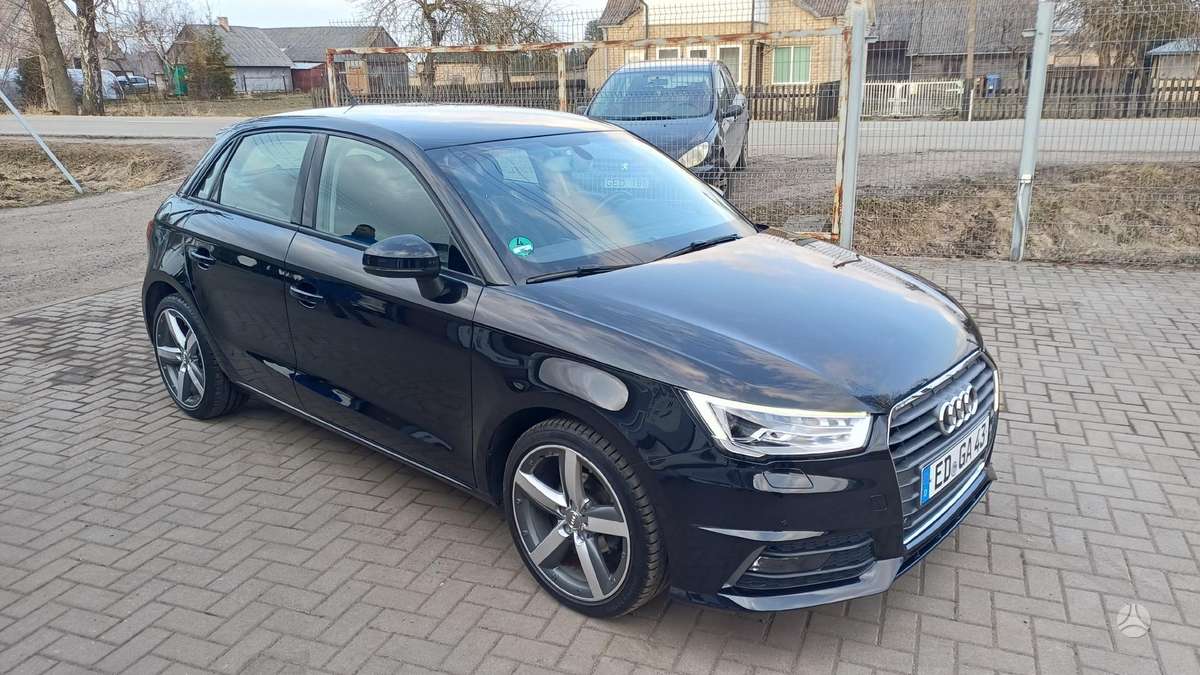 Audi A1, 1.0 l., hatchback