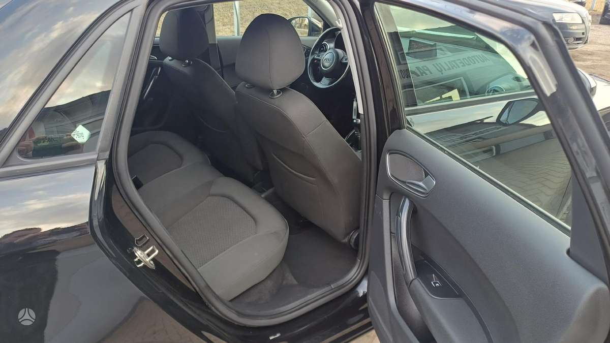 Audi A1, 1.0 l., hatchback