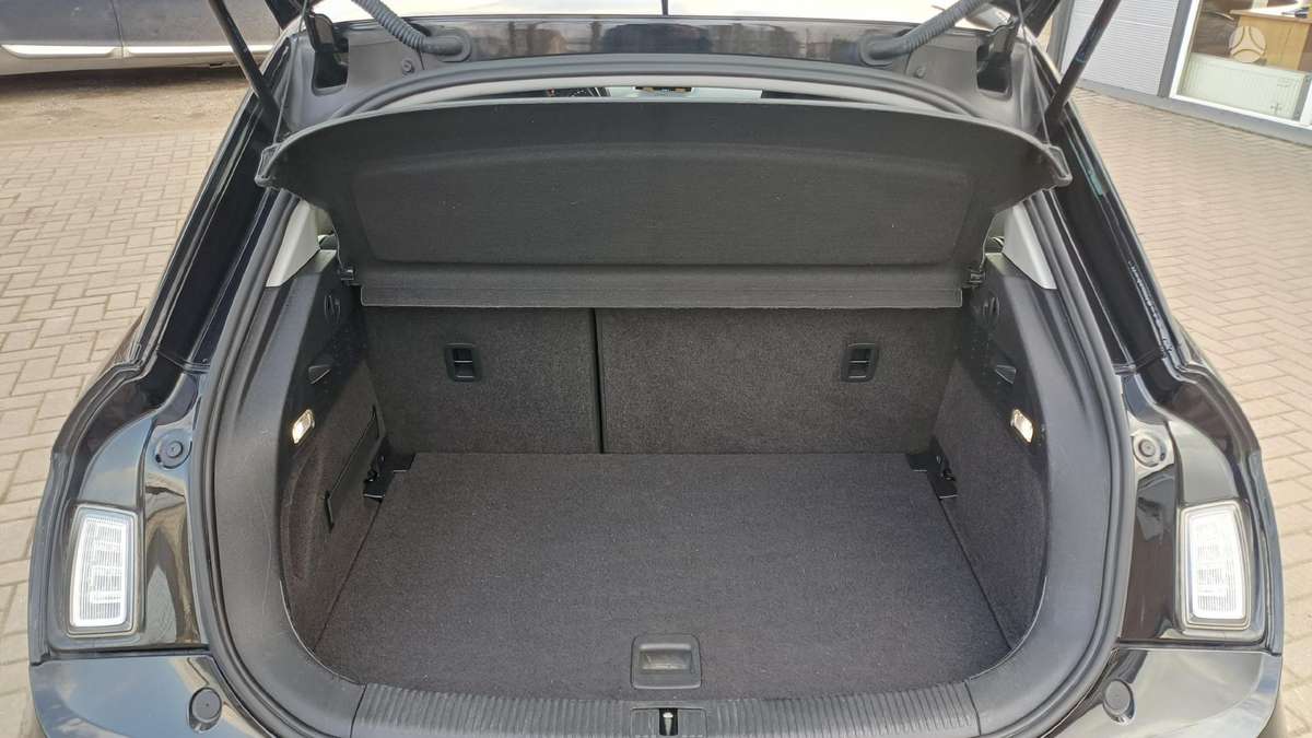 Audi A1, 1.0 l., Хэтчбек