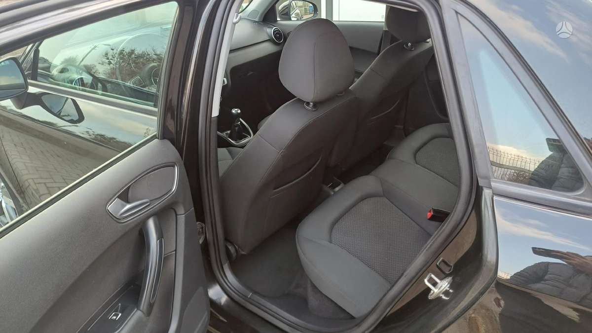 Audi A1, 1.0 l., hatchback