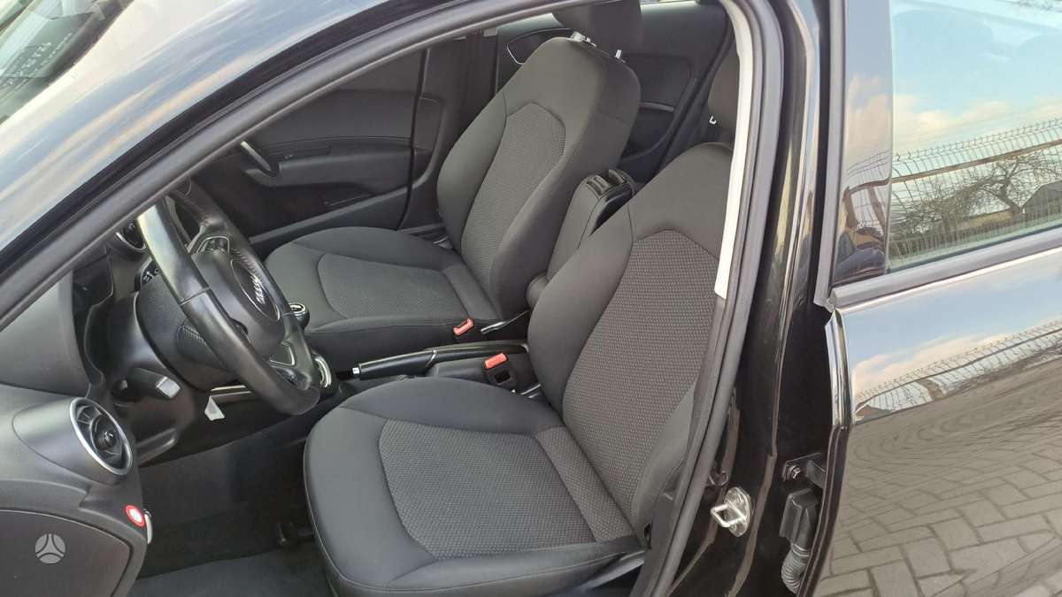 Audi A1, 1.0 l., Хэтчбек