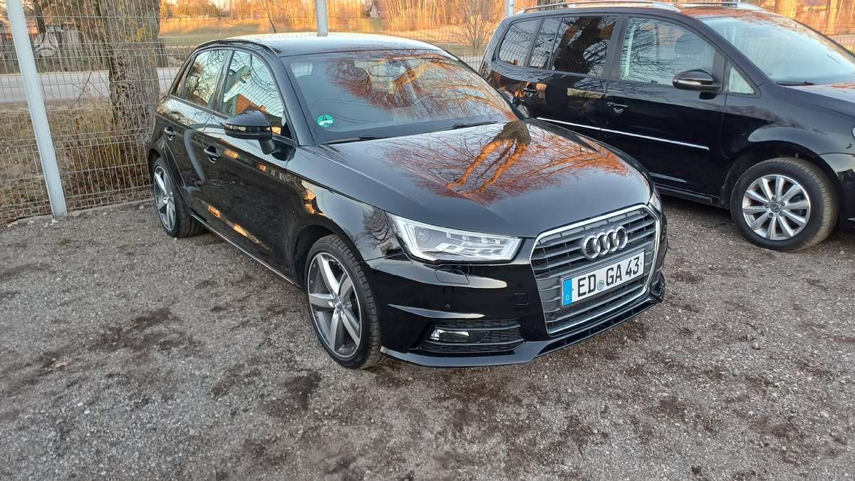 Audi A1, 1.0 l., hatchback