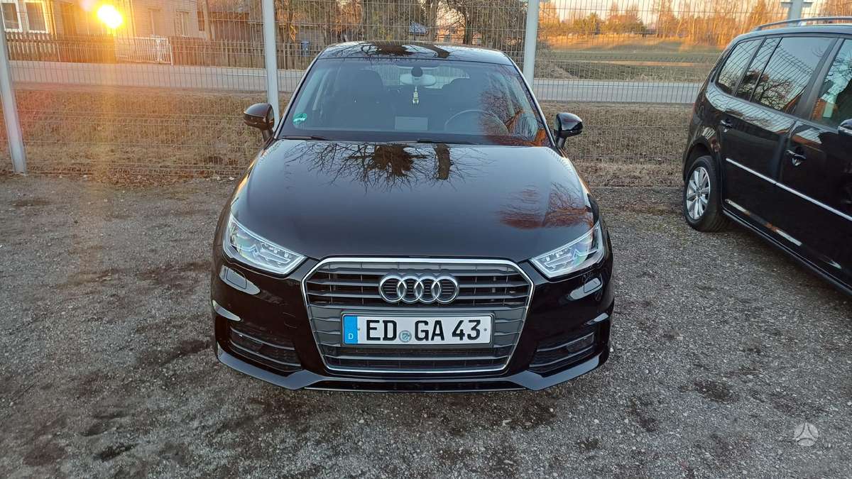 Audi A1, 1.0 l., Хэтчбек