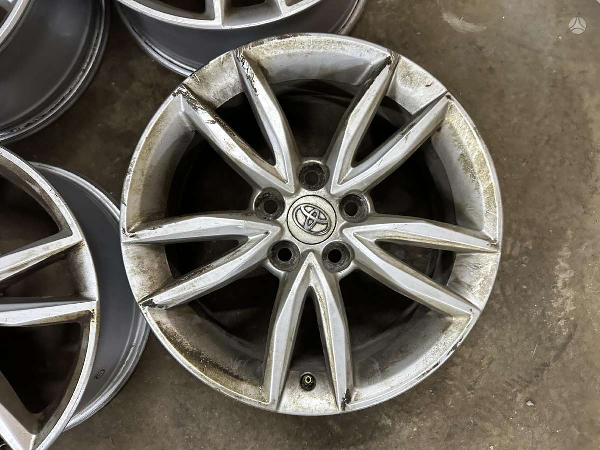 Toyota, lengvojo lydinio, R17
