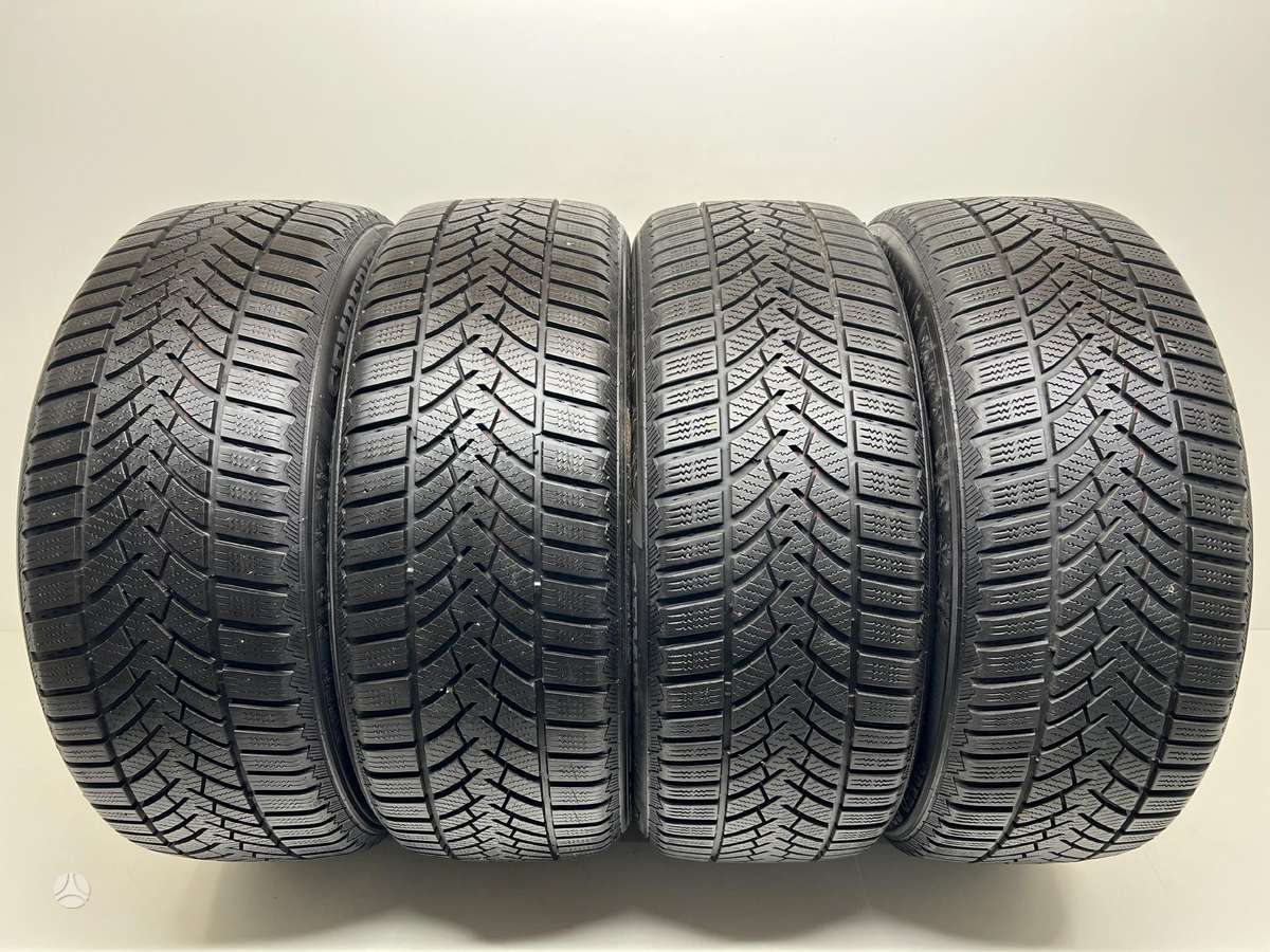 Semperit SpeedGrip 3, winter 215/50 R18
