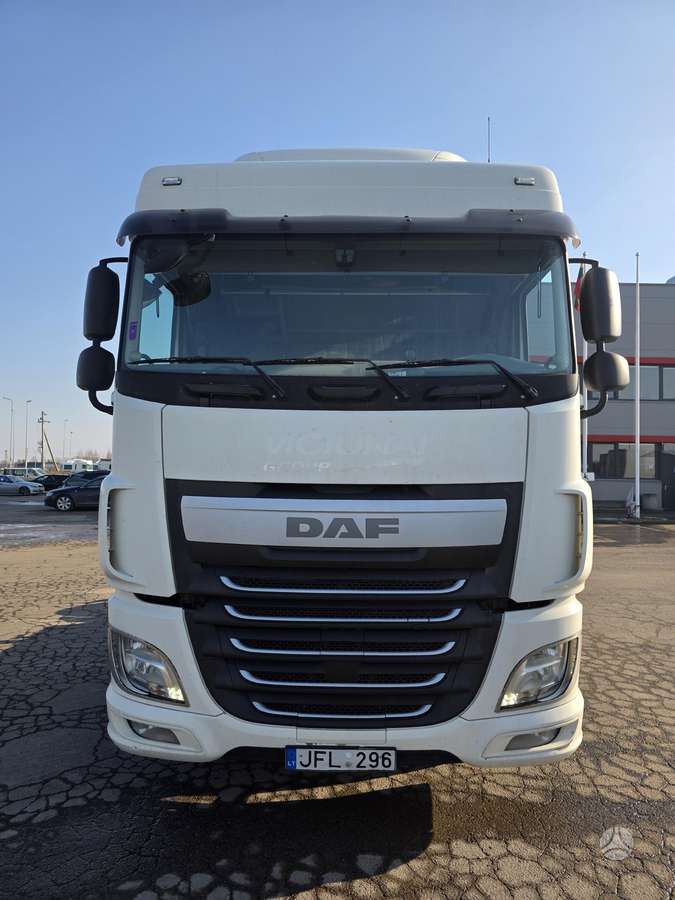DAF XF460FT  Tacho G2V2, double sleeper