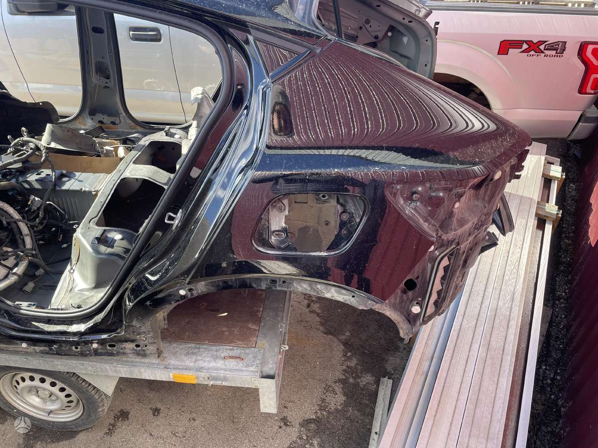 Volvo C40 детали кузова