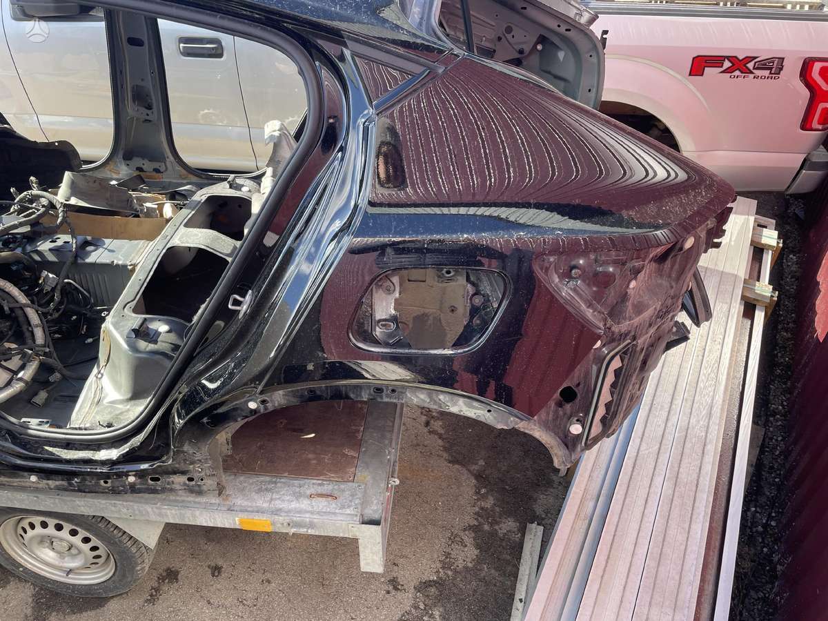 Volvo C40 детали кузова