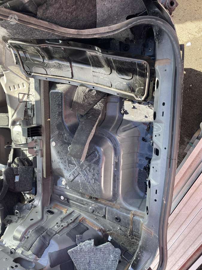 Volvo C40 детали кузова