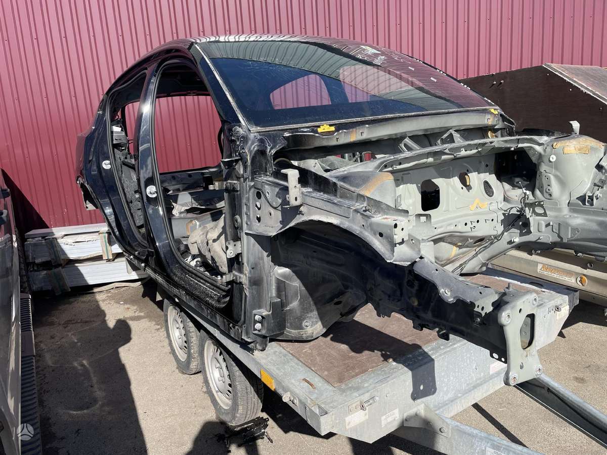 Volvo C40 детали кузова
