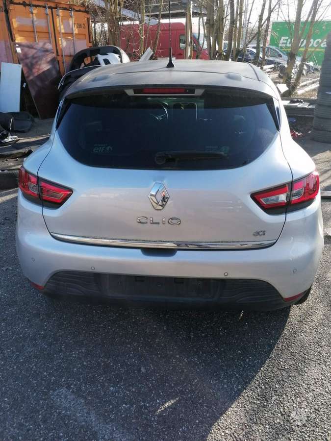 Renault Clio 37069885048
