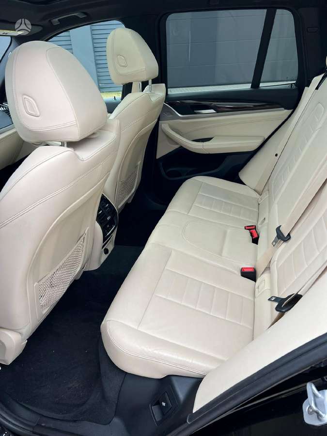 BMW X3, 2.0 l., off-road / crossover