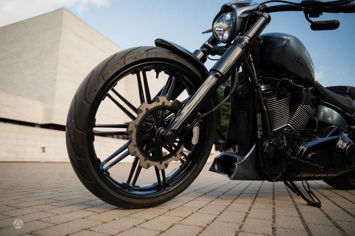Harley-Davidson BREAKOUT 1917cc, чопперы / круизеры / custom