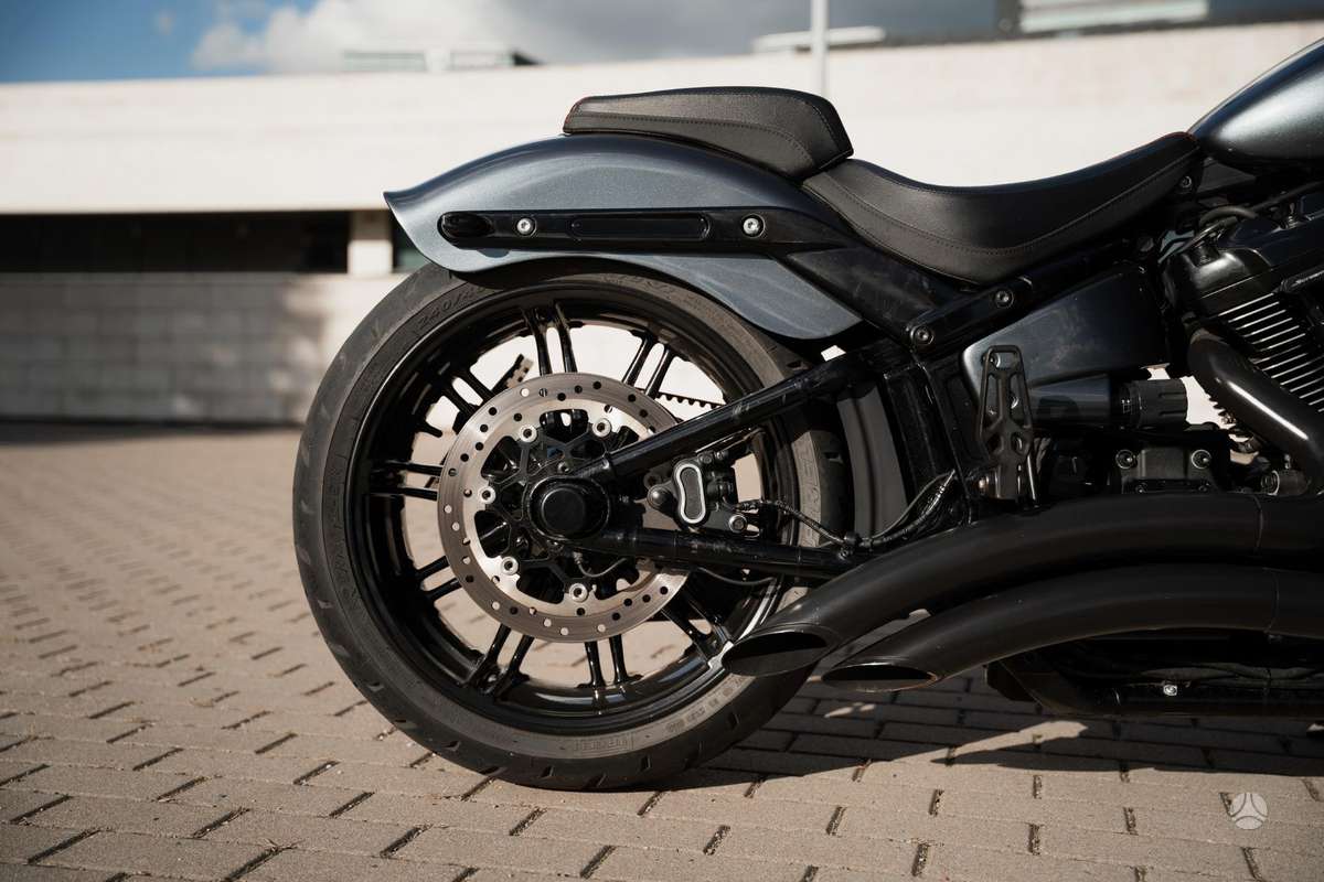 Harley-Davidson BREAKOUT 1917cc, чопперы / круизеры / custom
