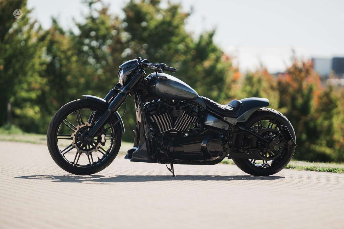 Harley-Davidson BREAKOUT 1917cc, чопперы / круизеры / custom