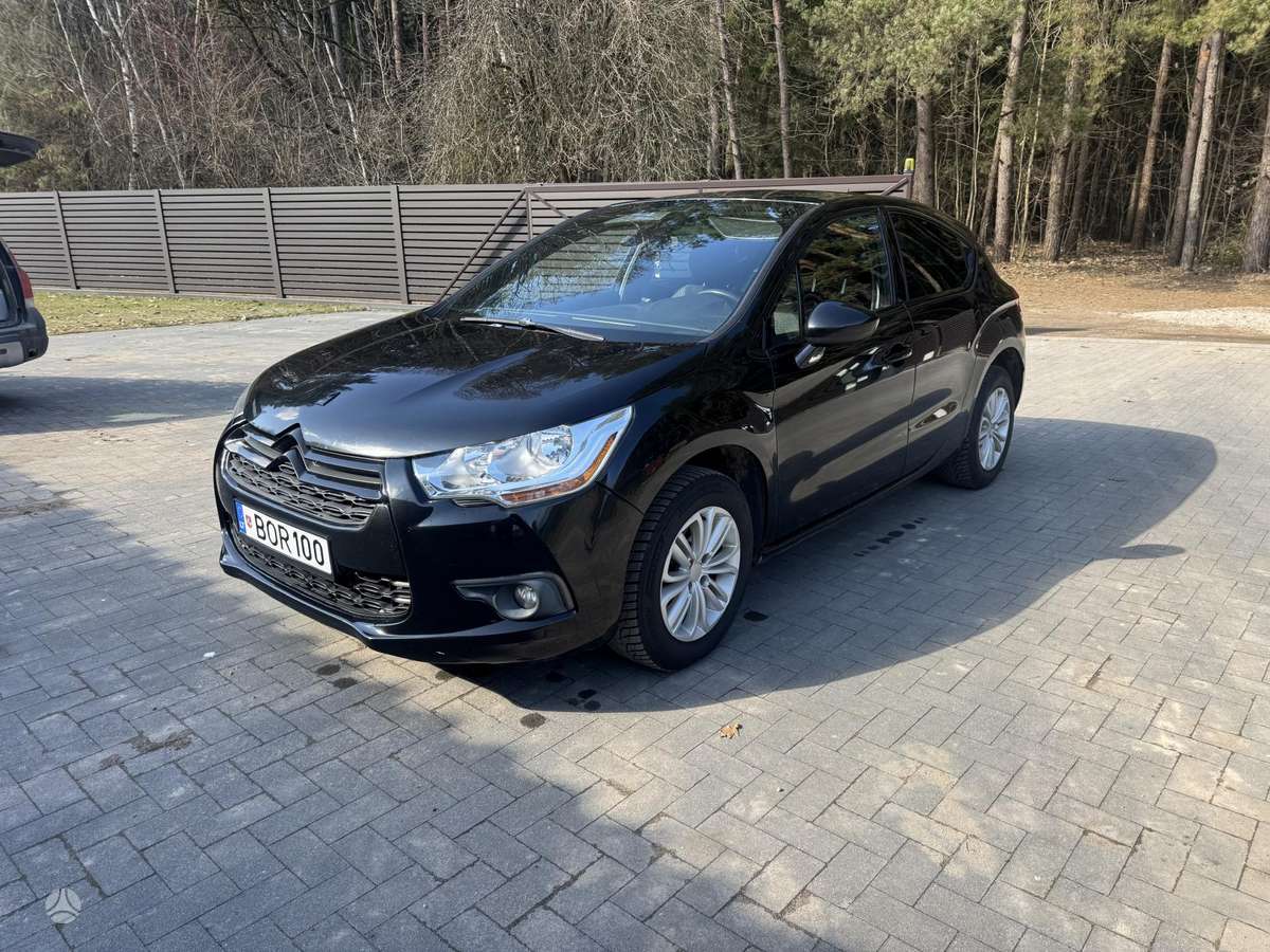 Citroen DS4, 1.6 l., hatchback
