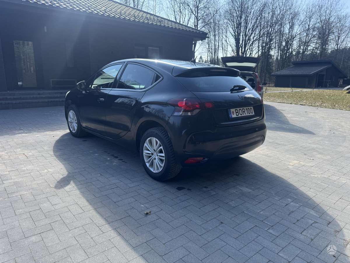 Citroen DS4, 1.6 l., hatchback