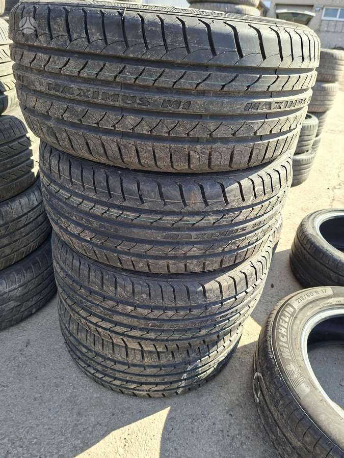 Maxtrek, summer 235/45 R17