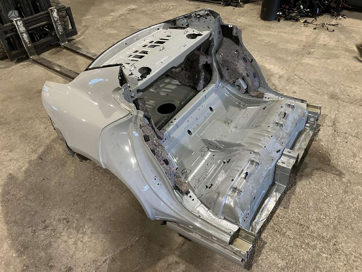 Porsche Taycan kėbulo dalys