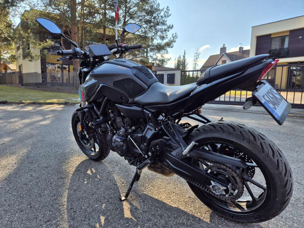 Yamaha MT 07, street / classic