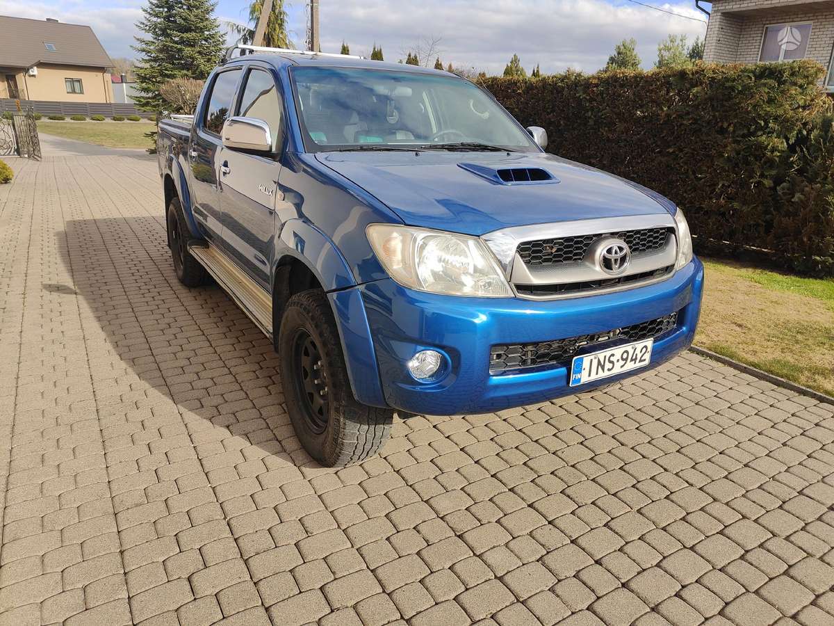 Toyota Hilux - 2