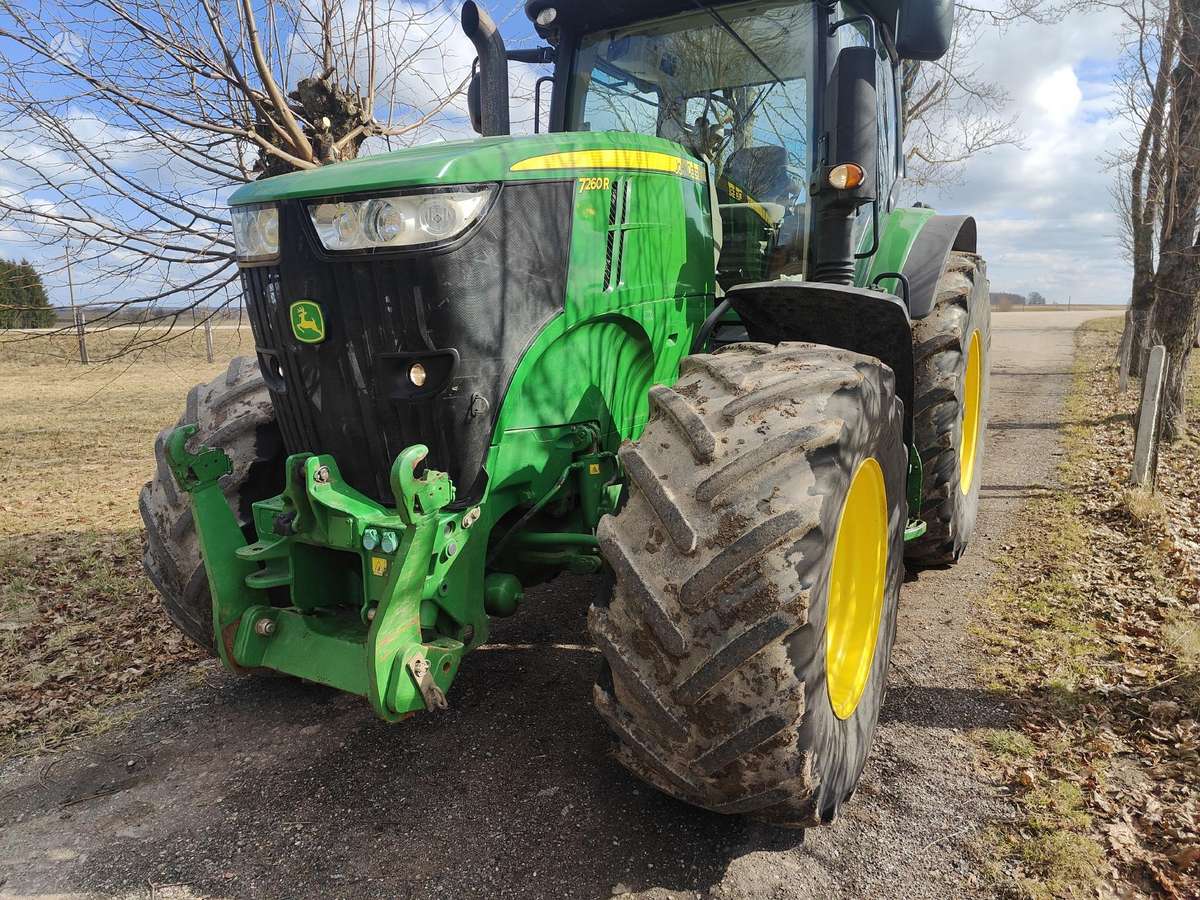 John Deere 7260R, tractors
