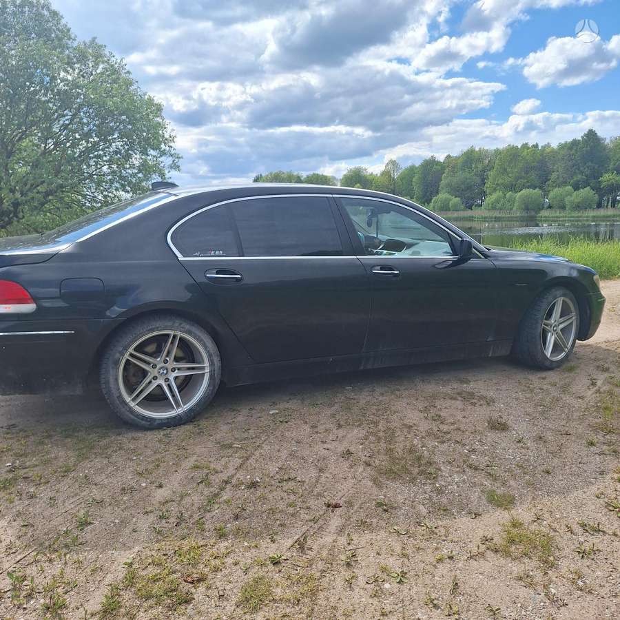 BMW 750, 4.8 l., Седан