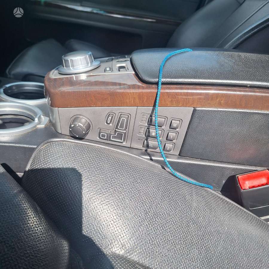 BMW 750, 4.8 l., Седан