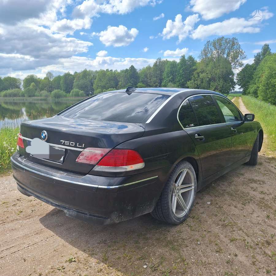 BMW 750, 4.8 l., Седан