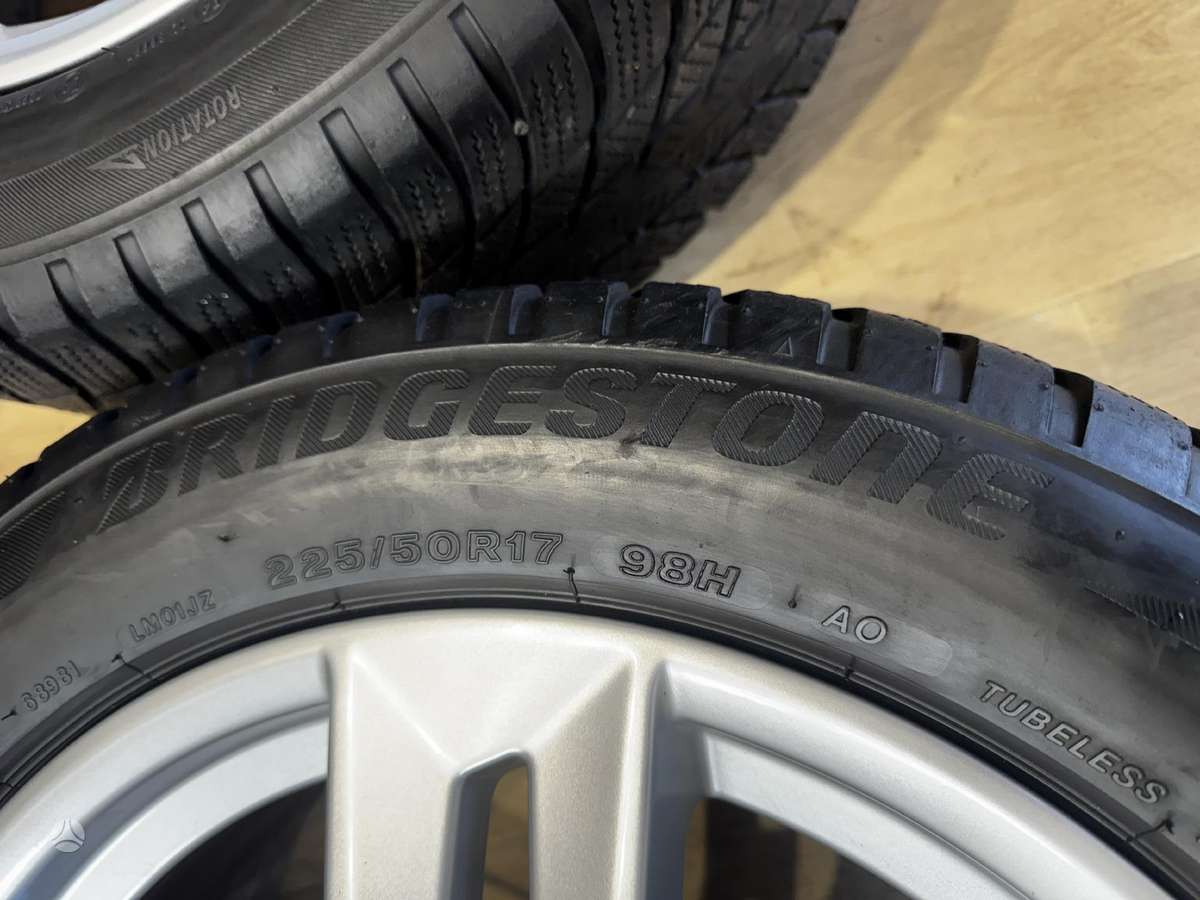 Audi A4 B9 su padangomis, lengvojo lydinio, R17