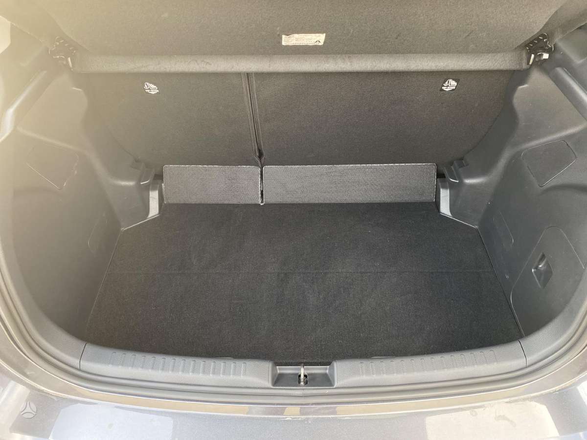 Toyota Yaris - 7