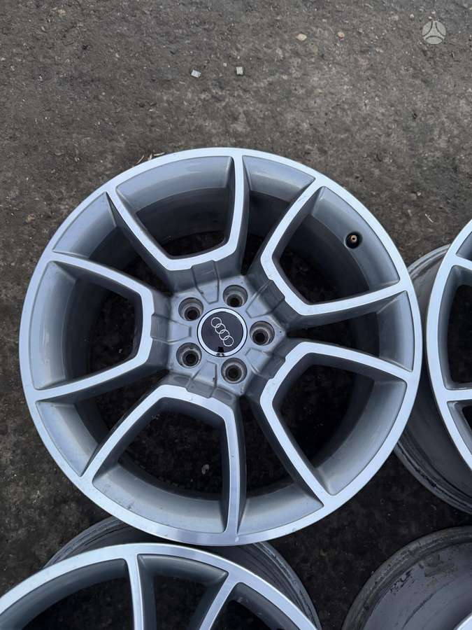 Audi Q2,Q3,Q4etron, light alloy, R19