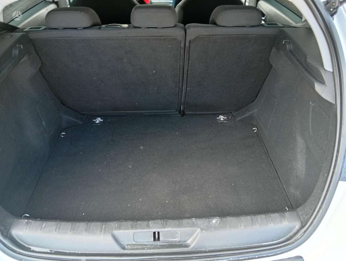 Peugeot 308, 1.6 l., hatchback