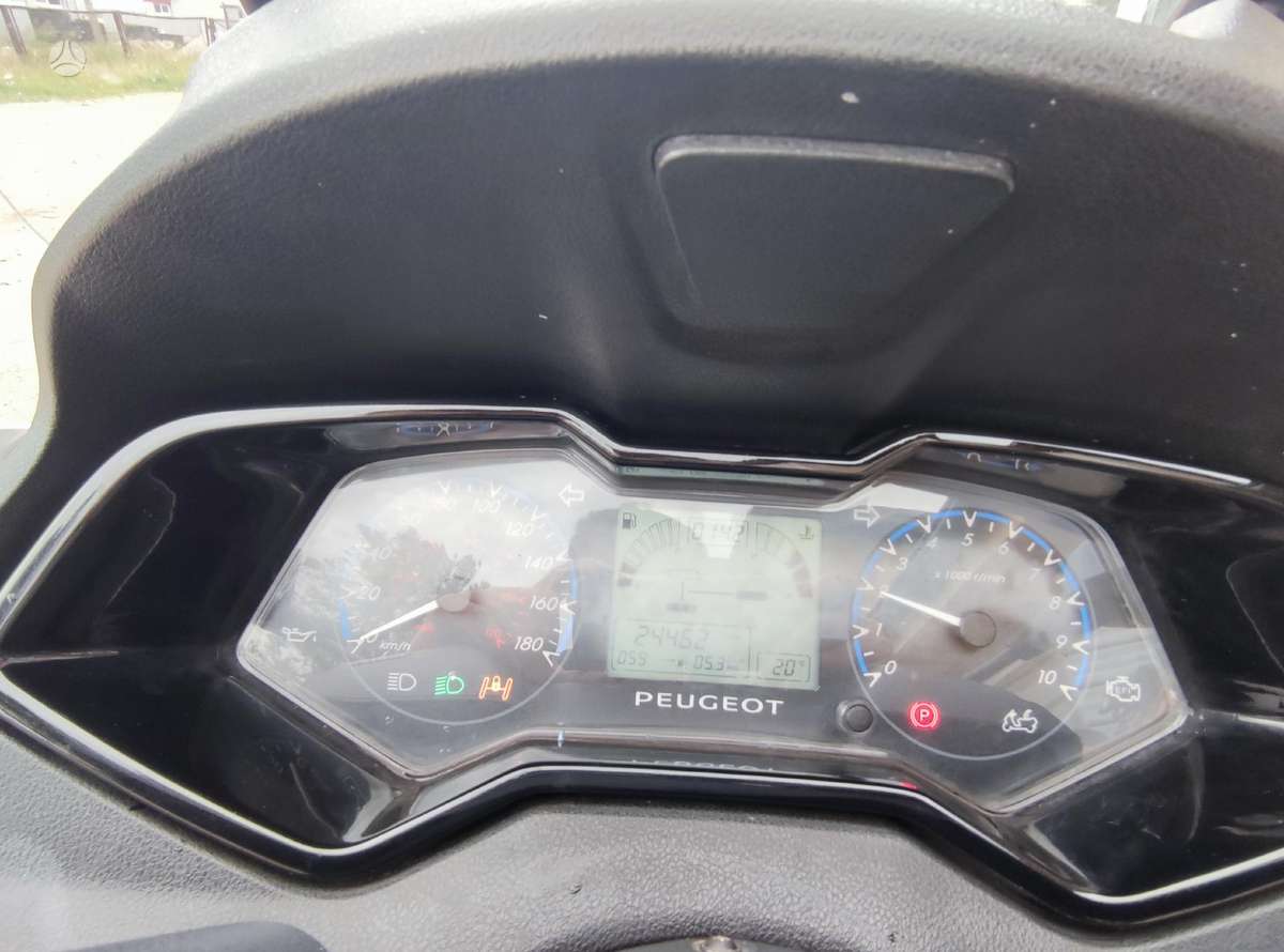 Peugeot Metropolis 400cc, scooters / mopeds