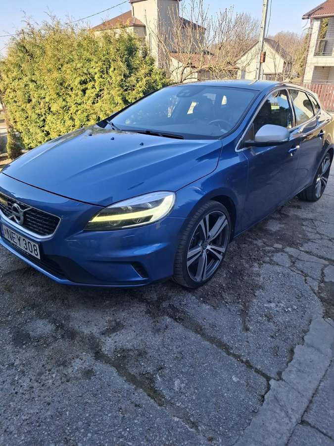 Volvo V40, 2.0 l., hatchback