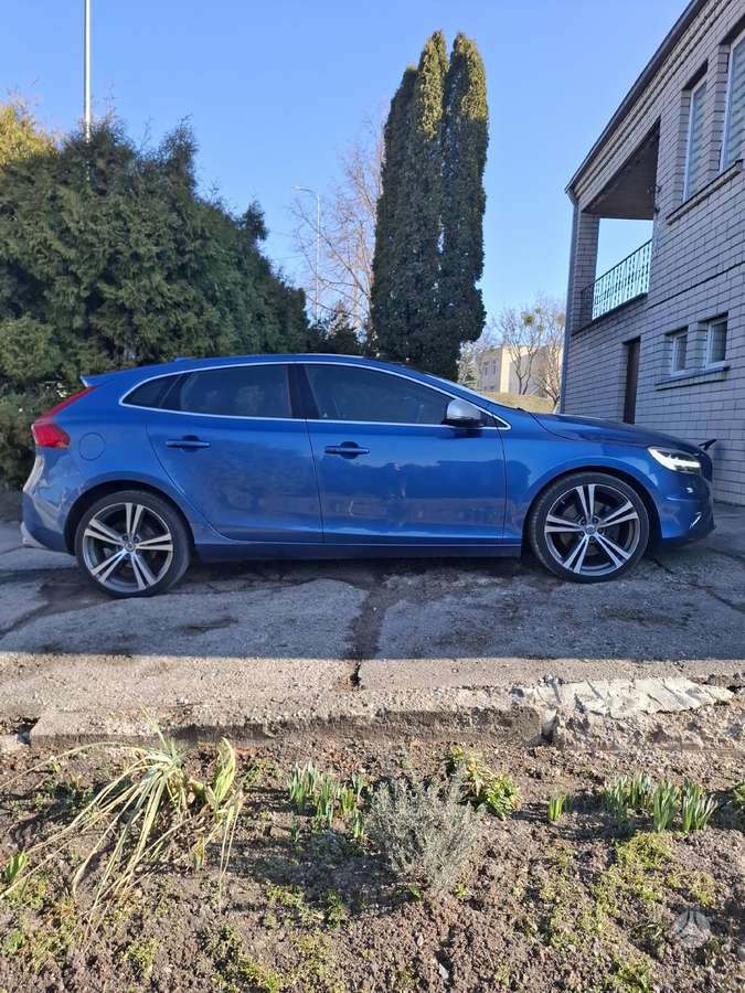 Volvo V40, 2.0 l., hatchback