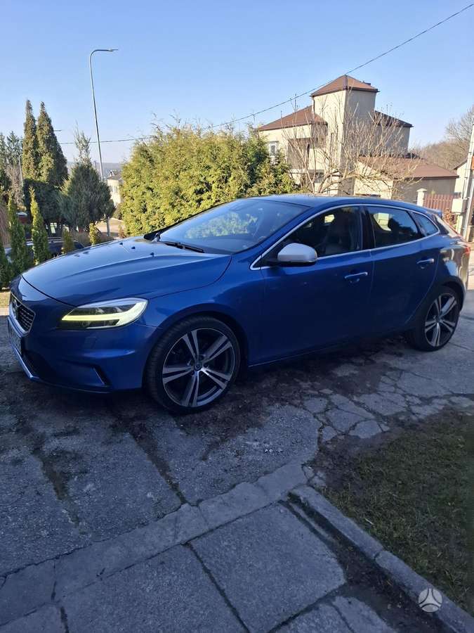 Volvo V40, 2.0 l., hatchback