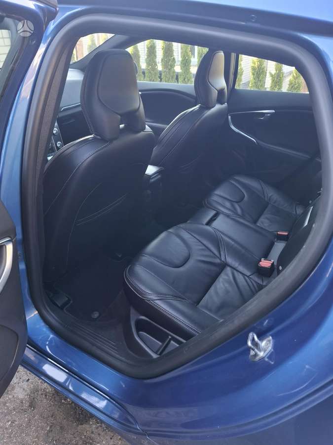 Volvo V40, 2.0 l., hatchback