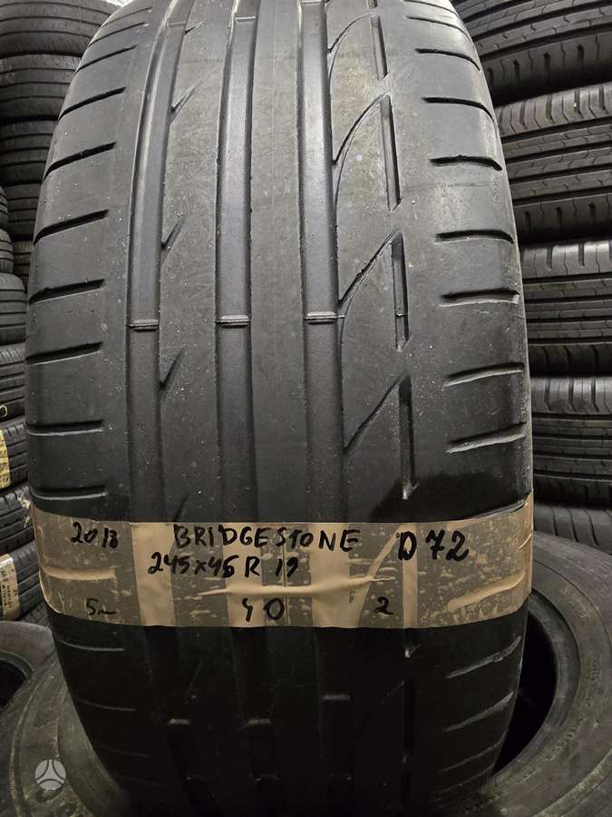 Bridgestone, summer 245/45 R19