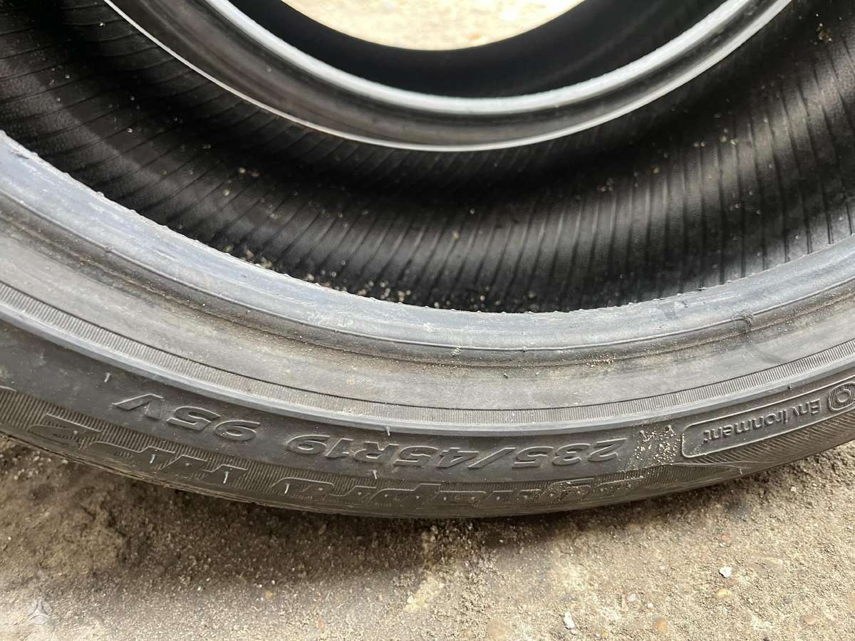 Hankook, kita 235/45 R19