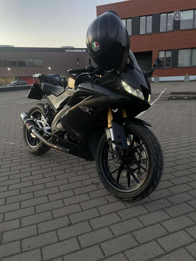 Yamaha YZF 125cc, superbikes