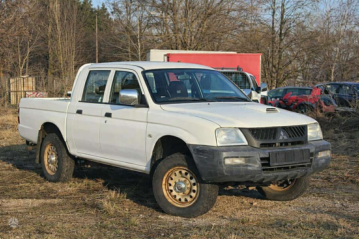 Mitsubishi L200, 2005